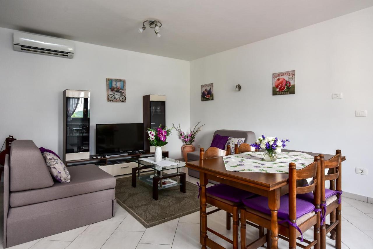 Roč Apartman Koraca מראה חיצוני תמונה