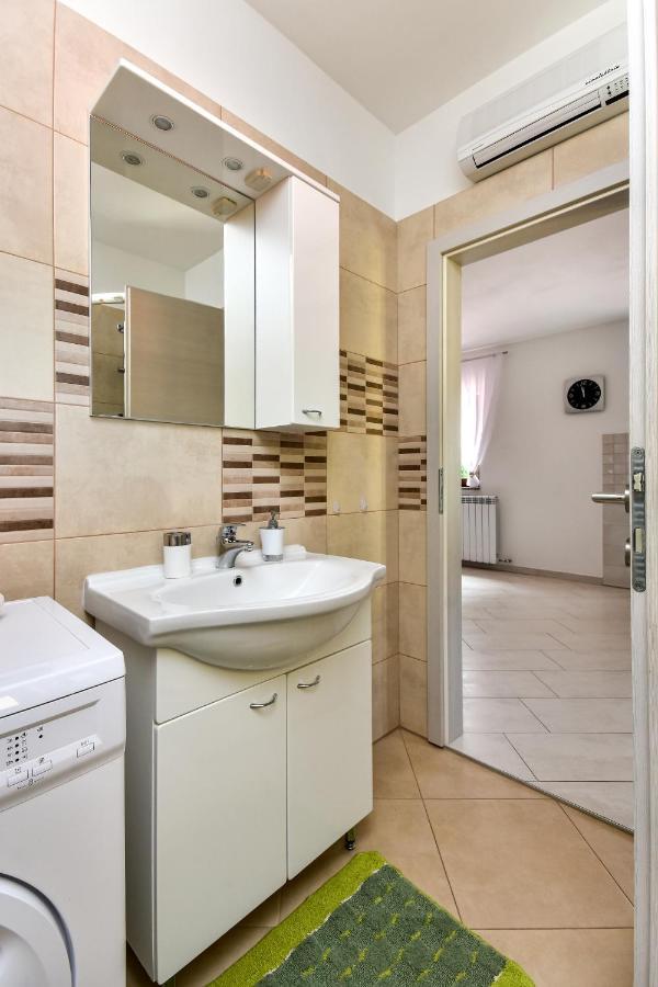 Roč Apartman Koraca מראה חיצוני תמונה