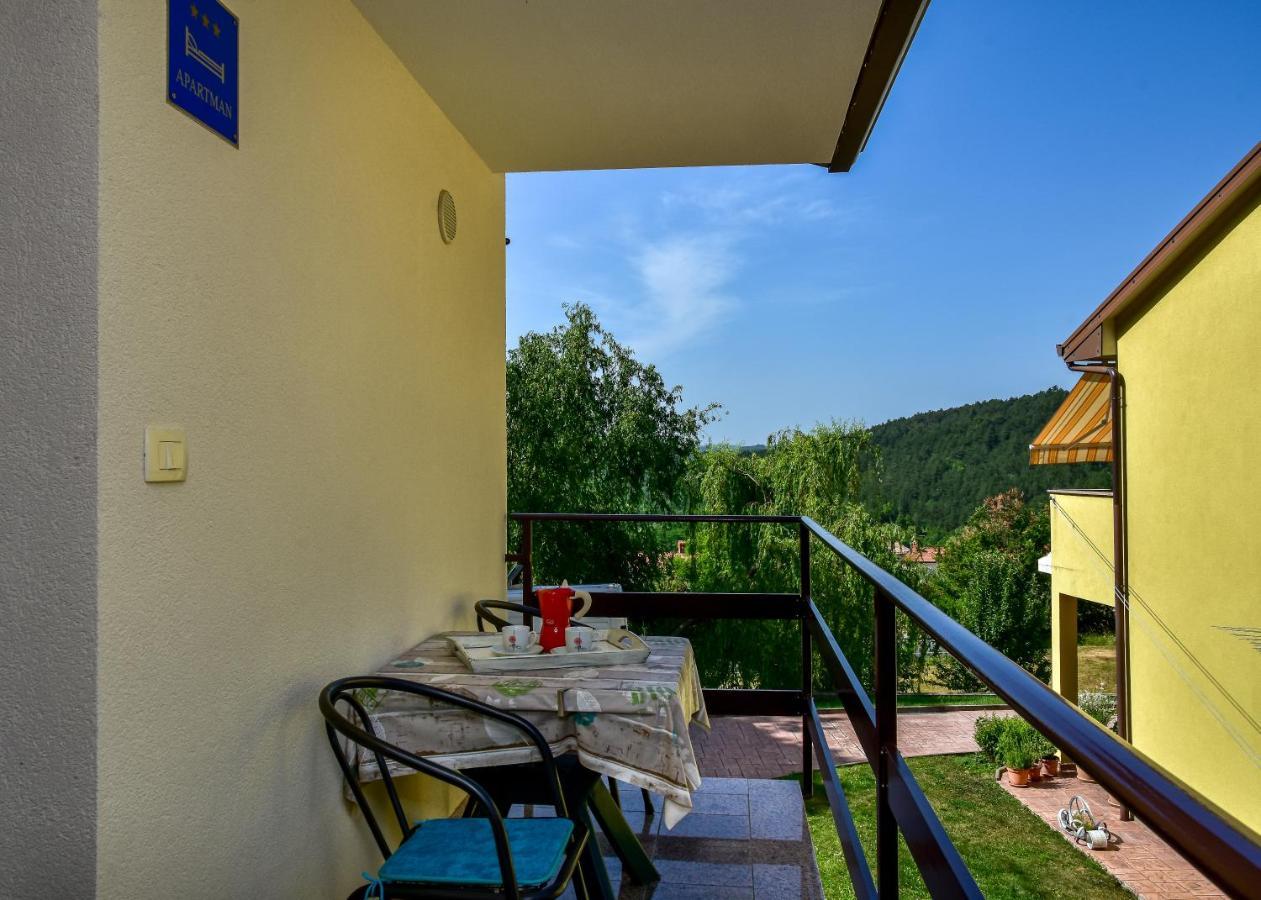Roč Apartman Koraca מראה חיצוני תמונה