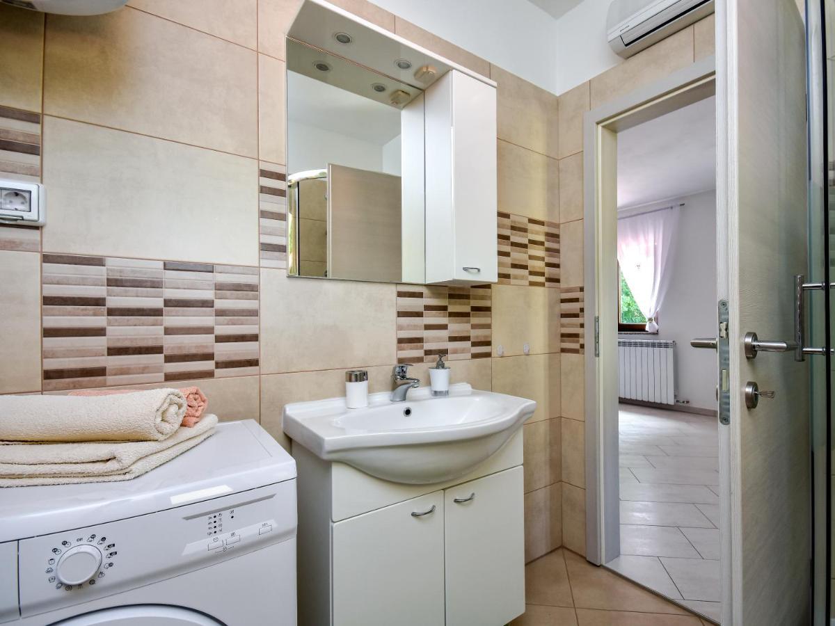 Roč Apartman Koraca מראה חיצוני תמונה