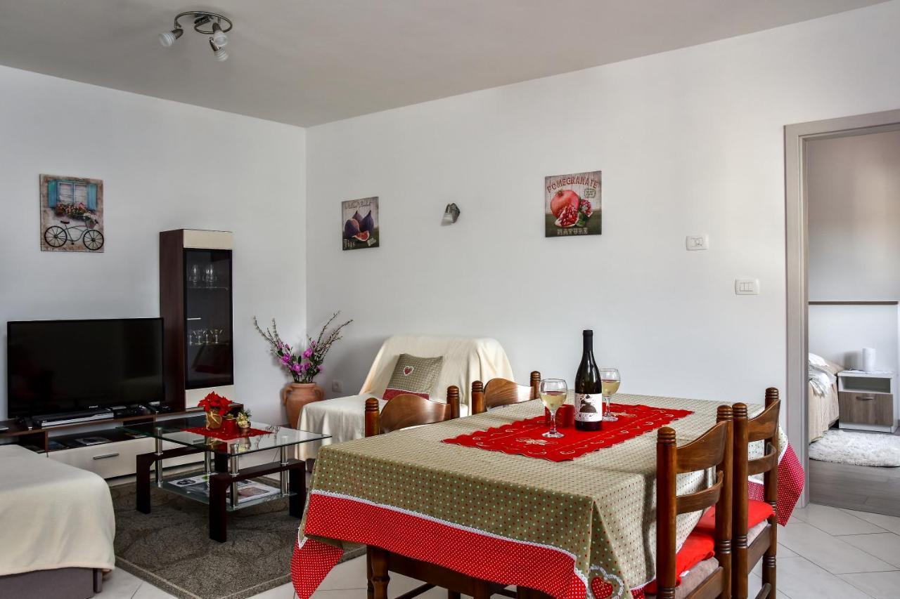 Roč Apartman Koraca מראה חיצוני תמונה